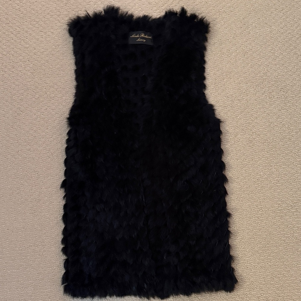 Elegant Black Faux Fur Vest